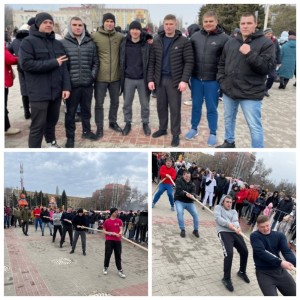 Спортивная команда микрорайона №15 приняла участие в соревнованиях по перетягиванию каната.